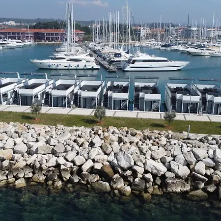 The Sea Lodges Novigrad - Bootshaus Floating Sea House Exterior photo