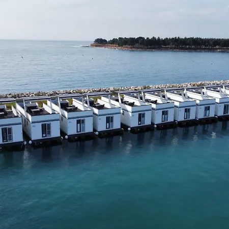 The Sea Lodges Novigrad - Bootshaus Floating Sea House Exterior photo