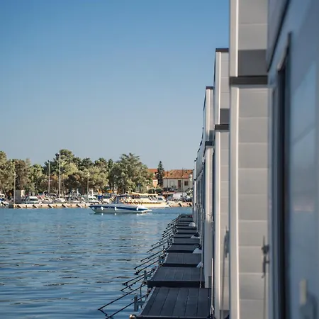 The Sea Lodges Novigrad - Bootshaus Floating Sea House Exterior photo