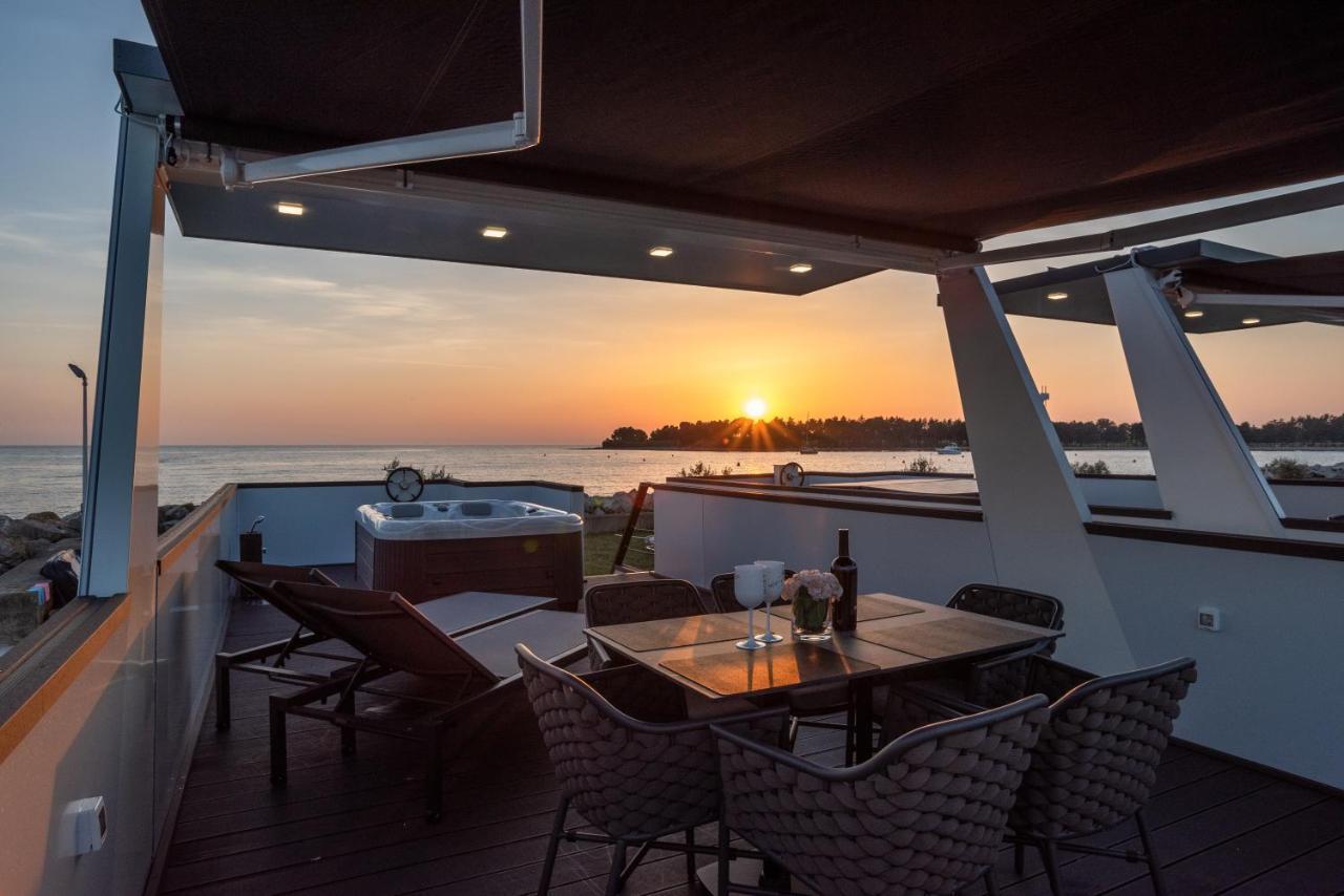 Botel The Sea Novigrad - Bootshaus Floating Sea House Novigrad (Istria)