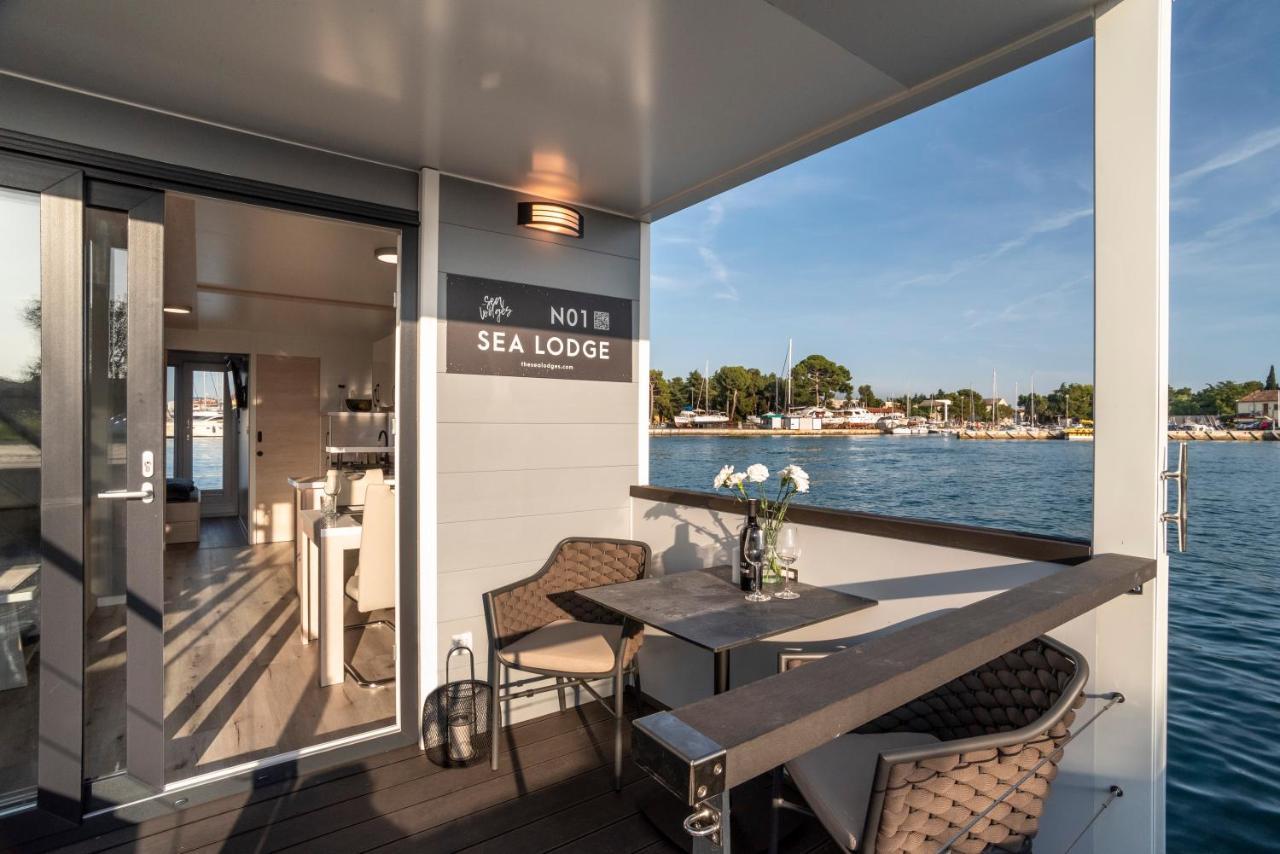 Botel The Sea Novigrad - Bootshaus Floating Sea House *