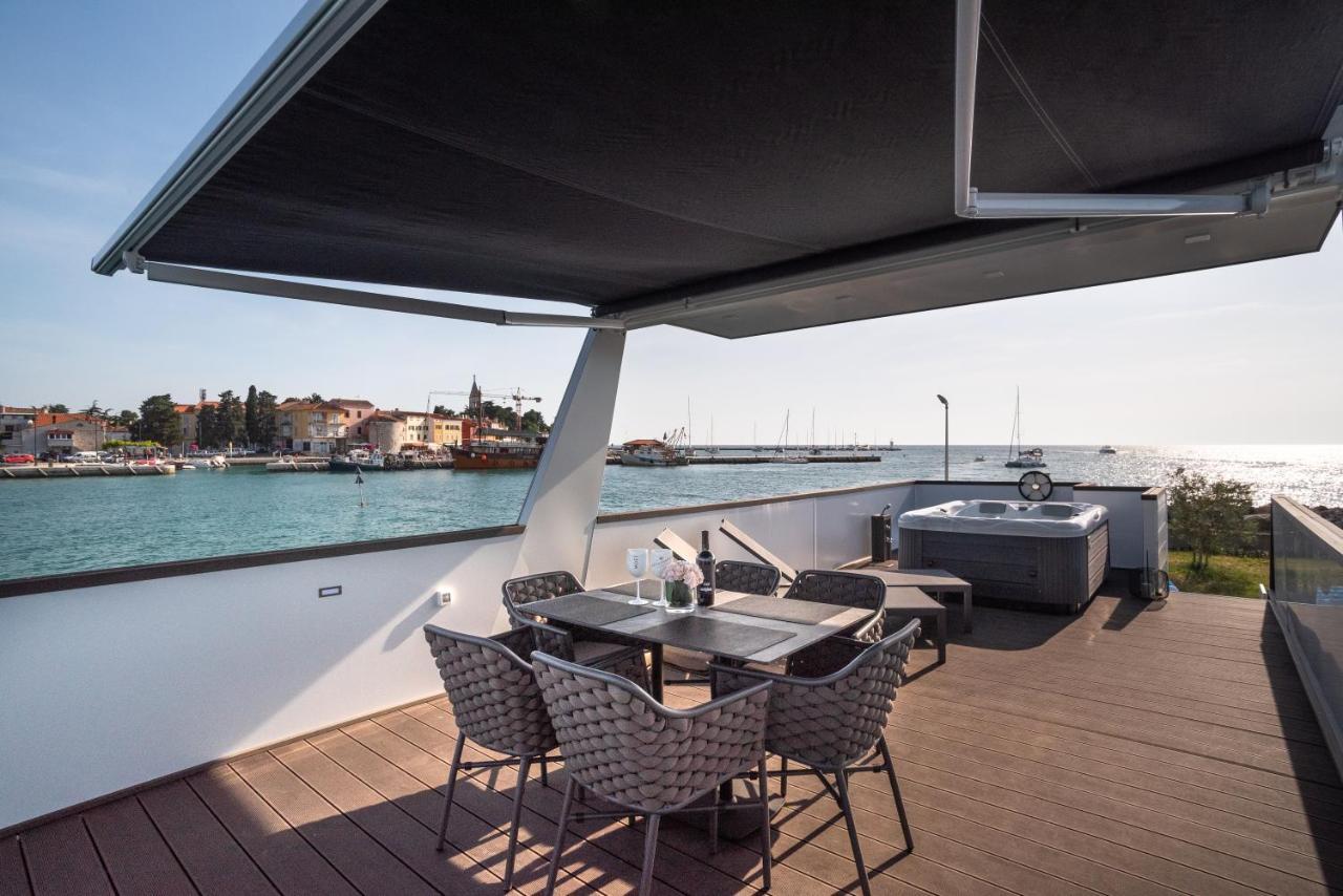 The Sea Novigrad - Bootshaus Floating Sea House Botel Novigrad (Istria)
