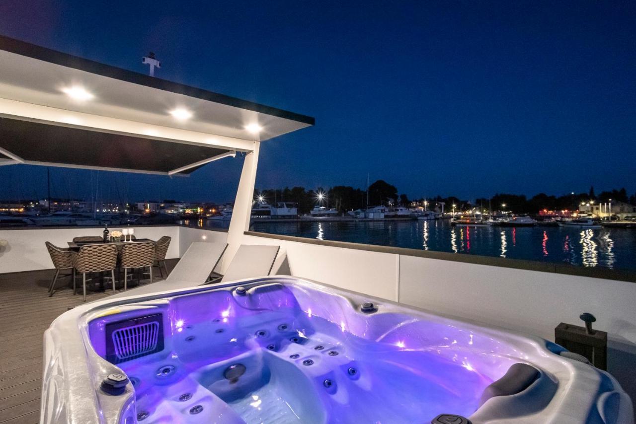 The Sea Novigrad - Bootshaus Floating Sea House Novigrad (Istria)